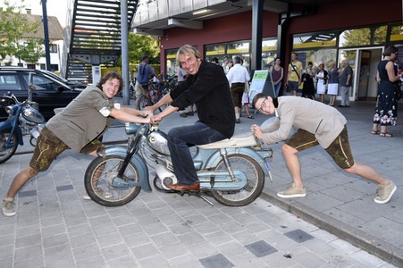 Filmpremiere 'Ausgrissn! In der Lederhosn nach Las Vegas' in Erding