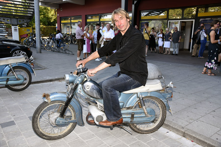 Filmpremiere 'Ausgrissn! In der Lederhosn nach Las Vegas' in Erding