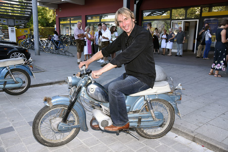 Filmpremiere 'Ausgrissn! In der Lederhosn nach Las Vegas' in Erding