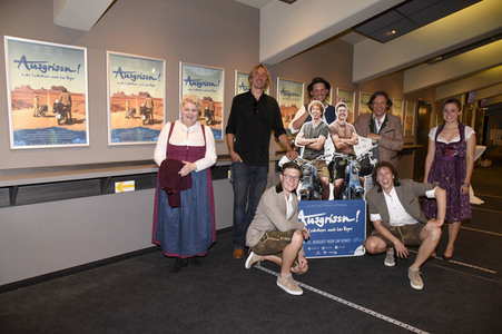Filmpremiere 'Ausgrissn! In der Lederhosn nach Las Vegas' in Erding