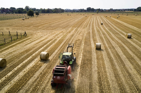Strohballenpressen bei Altwarmbüchen