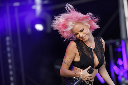 Konzert von Mia Julia Brückner in Bonn