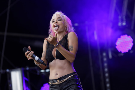 Konzert von Mia Julia Brückner in Bonn