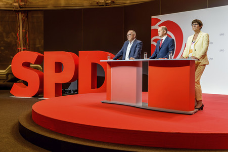 Pressekonferenz zur Nominierung von Olaf Scholz als Kanzlerkandidat in Berlin