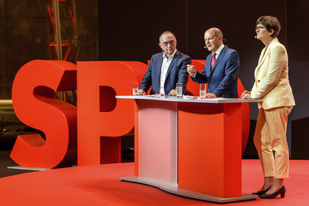 Pressekonferenz zur Nominierung von Olaf Scholz als Kanzlerkandidat in Berlin