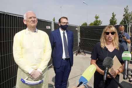 Vorstellung eines Corona-Testcenters für Reiserückkehrer an Autobahn A4 bei Görlitz
