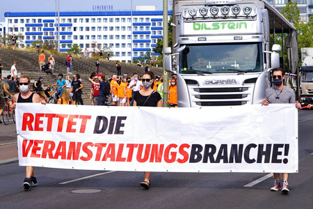 Demonstration 'Rettet die Veranstaltungsbranche' in Berlin