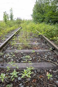 Symbolfoto stillgelegte Bahntrasse