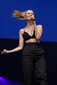 Konzert von Glasperlenspiel in Bonn