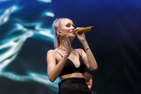 Konzert von Glasperlenspiel in Bonn