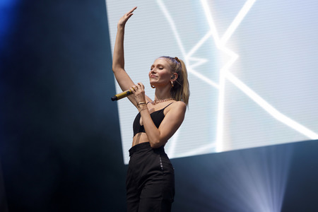 Konzert von Glasperlenspiel in Bonn