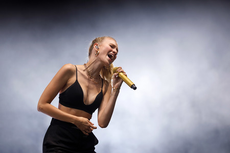 Konzert von Glasperlenspiel in Bonn