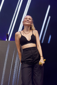 Konzert von Glasperlenspiel in Bonn