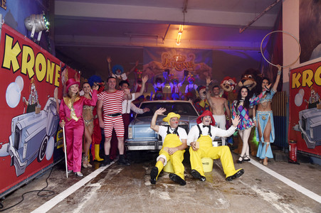 Presse-Premiere 'Clown-Car-Wash' in München