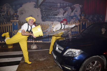 Presse-Premiere 'Clown-Car-Wash' in München