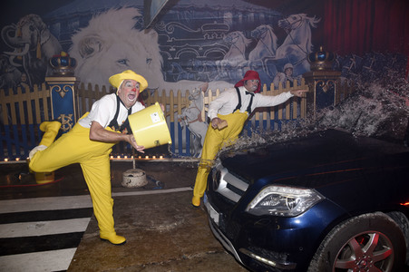 Presse-Premiere 'Clown-Car-Wash' in München