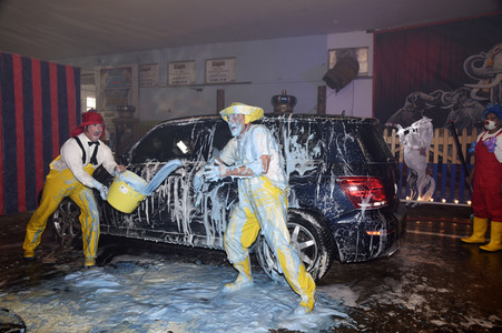 Presse-Premiere 'Clown-Car-Wash' in München