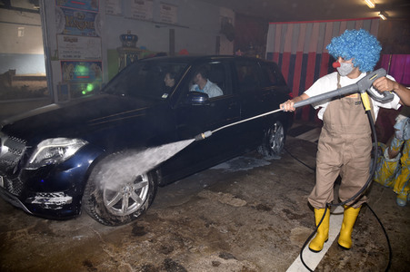 Presse-Premiere 'Clown-Car-Wash' in München