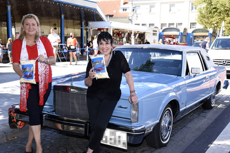 Presse-Premiere 'Clown-Car-Wash' in München