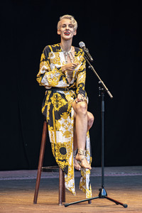 Auftritt von Lisa Eckhart in Dresden