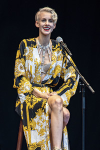 Auftritt von Lisa Eckhart in Dresden