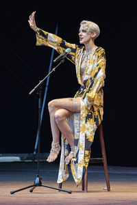 Auftritt von Lisa Eckhart in Dresden