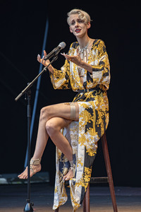 Auftritt von Lisa Eckhart in Dresden