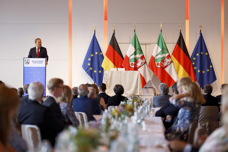 Verleihung des Landesverdienstordens Nordrhein-Westfalen in Köln