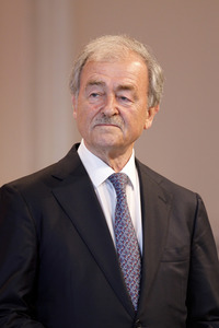 Verleihung des Landesverdienstordens Nordrhein-Westfalen in Köln