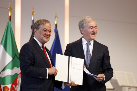 Verleihung des Landesverdienstordens Nordrhein-Westfalen in Köln