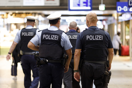 Großaktion zur Einhaltung der Maskenpflicht in Köln