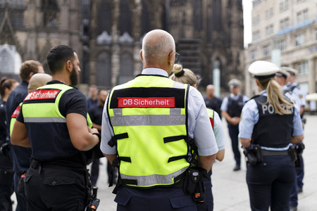 Großaktion zur Einhaltung der Maskenpflicht in Köln
