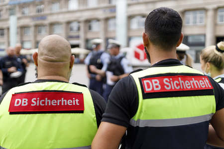 Großaktion zur Einhaltung der Maskenpflicht in Köln