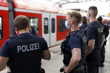 Großaktion zur Einhaltung der Maskenpflicht in Köln