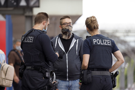 Großaktion zur Einhaltung der Maskenpflicht in Köln