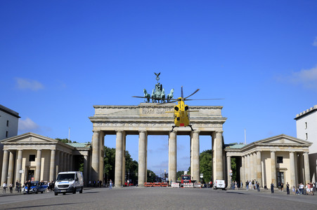 Notarzteinsatz am Brandenburger Tor in Berlin