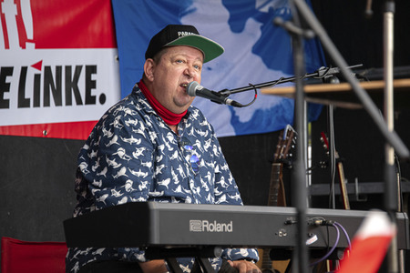 Kundgebung zum Weltfriedenstag in Dresden