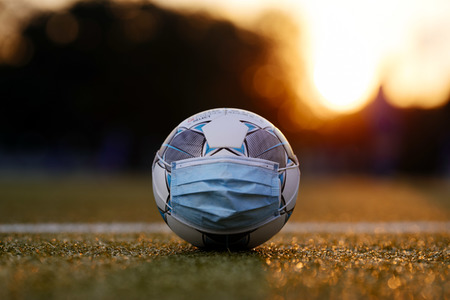 Symbolfoto Fußball während der Corona-Krise