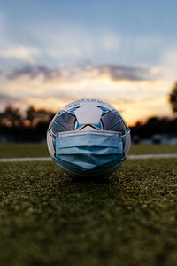 Symbolfoto Fußball während der Corona-Krise