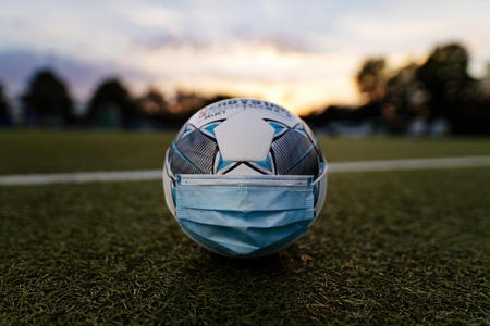 Symbolfoto Fußball während der Corona-Krise