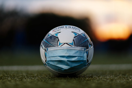 Symbolfoto Fußball während der Corona-Krise