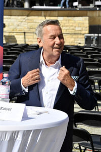 Pressekonferenz 'Back to Live' in Berlin