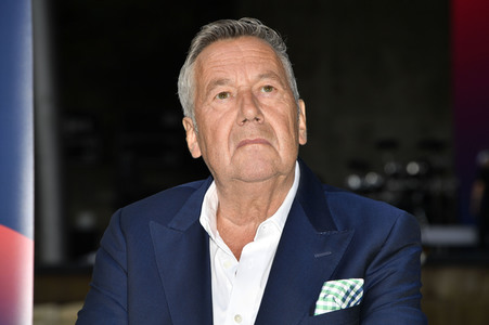 Pressekonferenz 'Back to Live' in Berlin