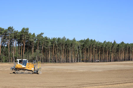 Richtfest auf der Baustelle der Tesla Gigafactory in Grünheide