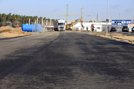 Richtfest auf der Baustelle der Tesla Gigafactory in Grünheide