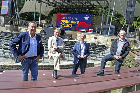 Pressekonferenz 'Back to Live' in Berlin