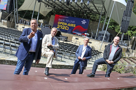 Pressekonferenz 'Back to Live' in Berlin