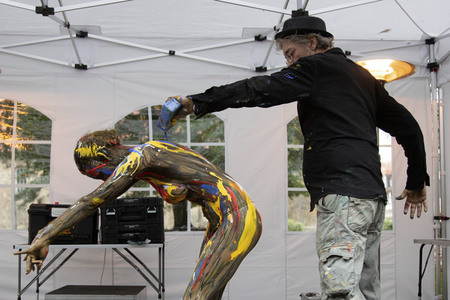 BodyArt Performance von Jörg Düsterwald in Wunstorf