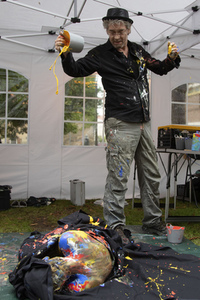 BodyArt Performance von Jörg Düsterwald in Wunstorf