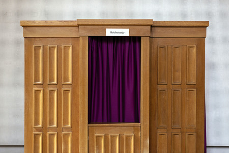Symbolfoto Beichtstuhl